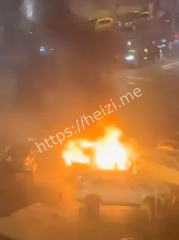 太原Polo十字路口自燃
